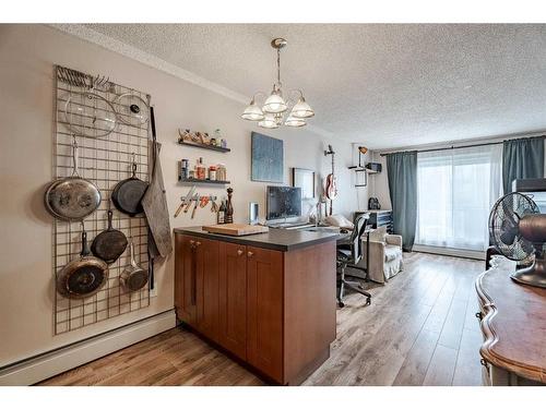 201-2010 11 Avenue Sw, Calgary, AB - Indoor