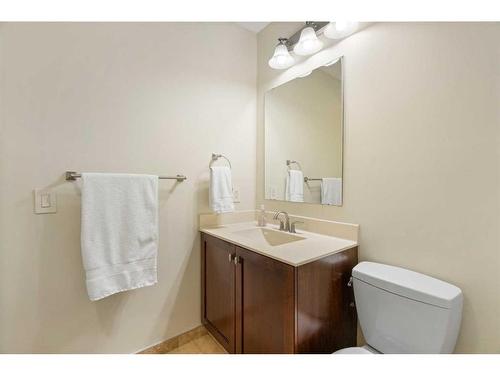 53 Shawinigan Road Sw, Calgary, AB - Indoor Photo Showing Bathroom