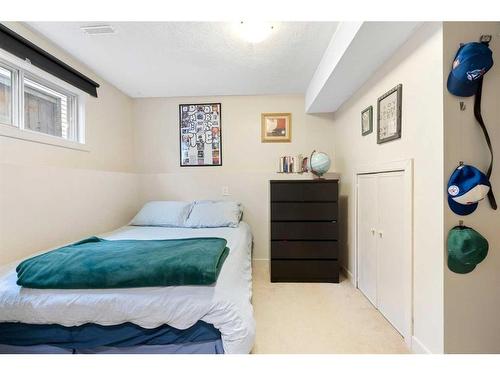 53 Shawinigan Road Sw, Calgary, AB - Indoor Photo Showing Bedroom