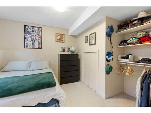 53 Shawinigan Road Sw, Calgary, AB - Indoor Photo Showing Bedroom