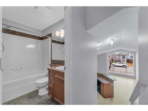 211 Cranberry Way Se, Calgary, AB - Indoor Photo Showing Bathroom