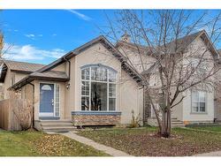 211 Cranberry Way SE Calgary, AB T3M 1K3