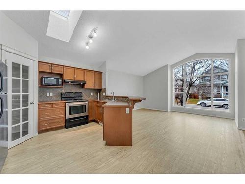 211 Cranberry Way Se, Calgary, AB - Indoor Photo Showing Kitchen