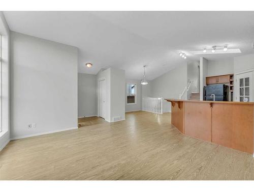 211 Cranberry Way Se, Calgary, AB - Indoor Photo Showing Kitchen