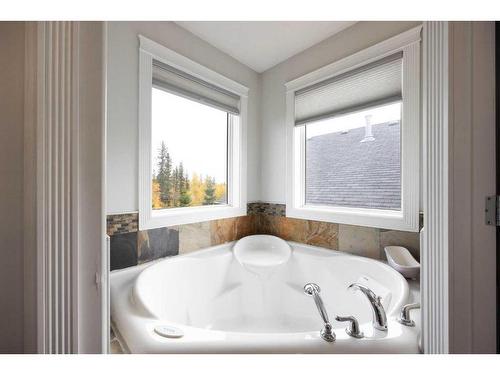 192 Lindstrom Crescent, Fort Mcmurray, AB - Indoor Photo Showing Bathroom