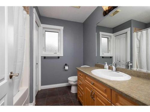 192 Lindstrom Crescent, Fort Mcmurray, AB - Indoor Photo Showing Bathroom