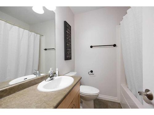 192 Lindstrom Crescent, Fort Mcmurray, AB - Indoor Photo Showing Bathroom