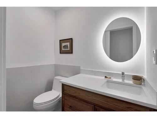 2316 Palisade Drive Sw, Calgary, AB - Indoor Photo Showing Bathroom