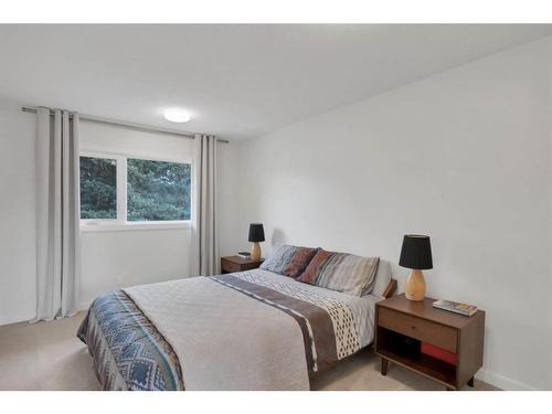 2316 Palisade Drive Sw, Calgary, AB - Indoor Photo Showing Bedroom