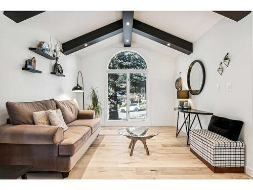 68 Hawkwood Drive Nw, Calgary, AB - Indoor Photo Showing Living Room