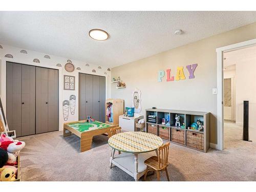 68 Hawkwood Drive Nw, Calgary, AB - Indoor