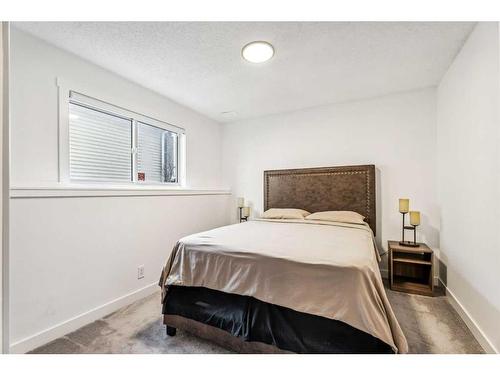 68 Hawkwood Drive Nw, Calgary, AB - Indoor Photo Showing Bedroom