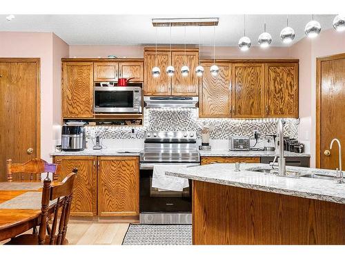 9838 Hidden Valley Drive Nw, Calgary, AB - Indoor Photo Showing Kitchen