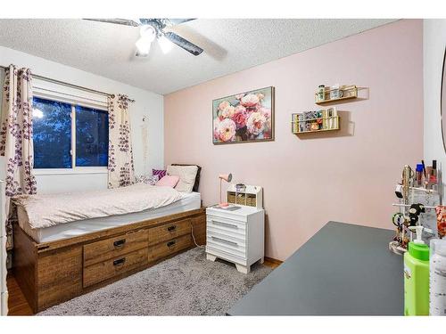 9838 Hidden Valley Drive Nw, Calgary, AB - Indoor Photo Showing Bedroom