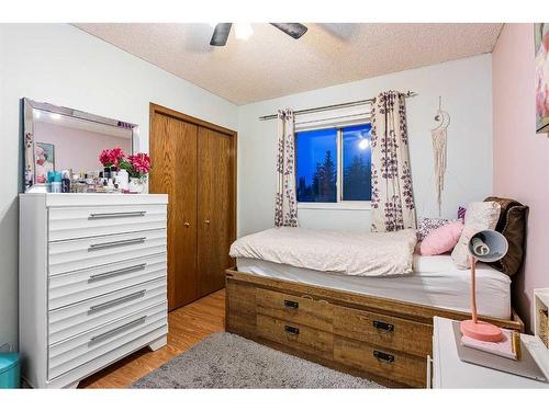 9838 Hidden Valley Drive Nw, Calgary, AB - Indoor Photo Showing Bedroom