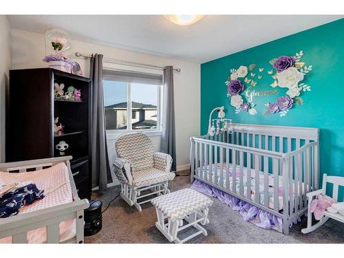 27 Bayview Circle Sw, Airdrie, AB - Indoor Photo Showing Bedroom