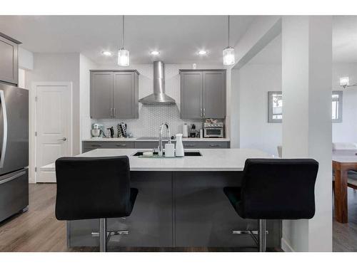 27 Bayview Circle Sw, Airdrie, AB - Indoor Photo Showing Kitchen