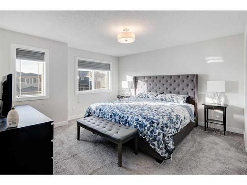 27 Bayview Circle Sw, Airdrie, AB - Indoor Photo Showing Bedroom