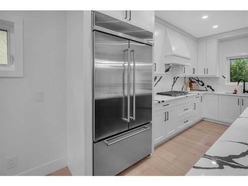 1172 Lake Sundance Crescent Se, Calgary, AB - Indoor Photo Showing Kitchen