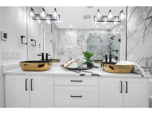 1172 Lake Sundance Crescent Se, Calgary, AB - Indoor Photo Showing Bathroom