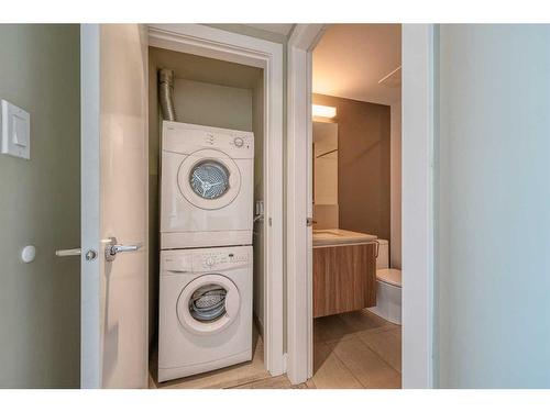 3010-1122 3 Street Se, Calgary, AB - Indoor Photo Showing Laundry Room