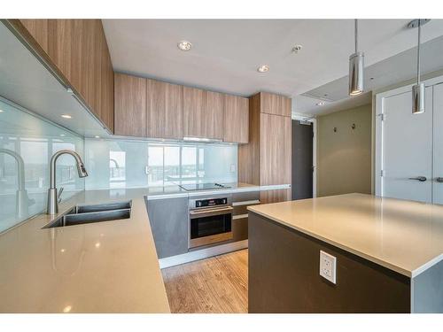 3010-1122 3 Street Se, Calgary, AB - Indoor Photo Showing Kitchen With Double Sink With Upgraded Kitchen