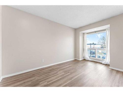 124-6440 4 Street Nw, Calgary, AB - Indoor Photo Showing Other Room