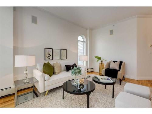 201-1315 12 Avenue Sw, Calgary, AB - Indoor Photo Showing Living Room