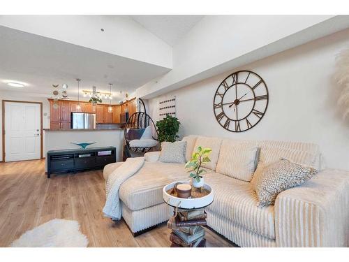 305-390 Marina Drive, Chestermere, AB - Indoor Photo Showing Living Room