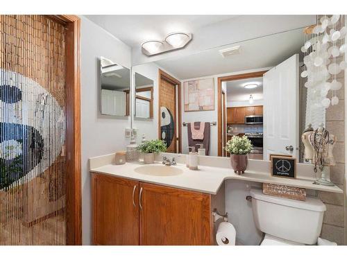 305-390 Marina Drive, Chestermere, AB - Indoor Photo Showing Bathroom