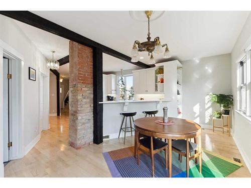 226 7 Street Ne, Calgary, AB - Indoor Photo Showing Dining Room