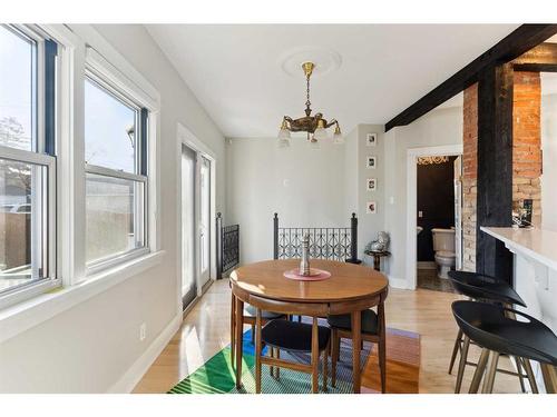 226 7 Street Ne, Calgary, AB - Indoor Photo Showing Dining Room