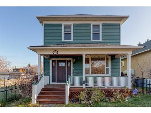 226 7 Street Ne, Calgary, AB - Outdoor With Deck Patio Veranda