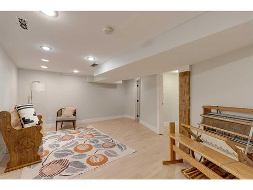 226 7 Street Ne, Calgary, AB - Indoor