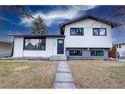 7447 huntertown Crescent NW Calgary, AB T2K 4K3