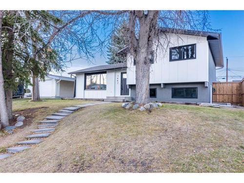 7447 Huntertown Crescent Nw, Calgary, AB - Outdoor