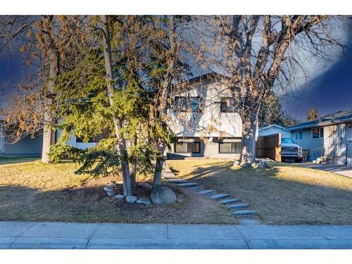 7447 Huntertown Crescent Nw, Calgary, AB - Outdoor