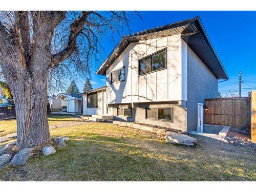 7447 Huntertown Crescent Nw, Calgary, AB - Outdoor