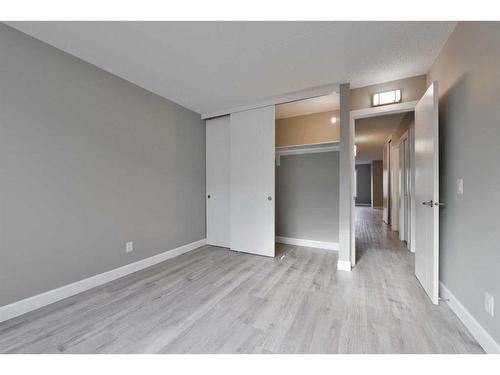 605-2200 Woodview Drive Sw, Calgary, AB - Indoor Photo Showing Other Room