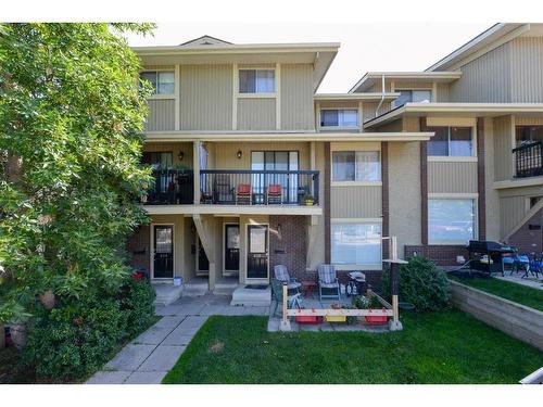 605-2200 Woodview Drive Sw, Calgary, AB - Outdoor With Facade