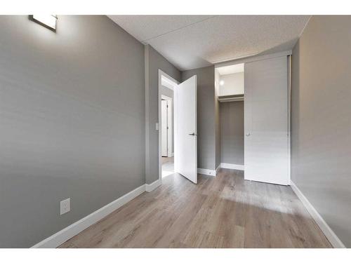 605-2200 Woodview Drive Sw, Calgary, AB - Indoor Photo Showing Other Room