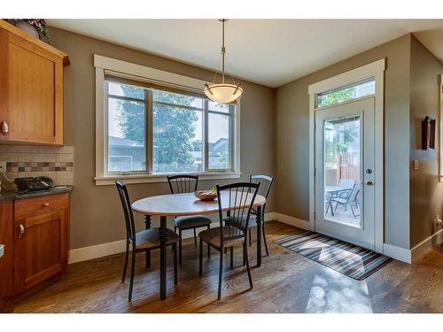 220 18A Street Nw, Calgary, AB - Indoor Photo Showing Dining Room