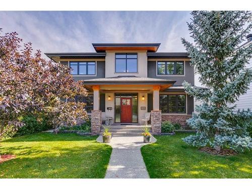 220 18A Street Nw, Calgary, AB - Outdoor With Facade