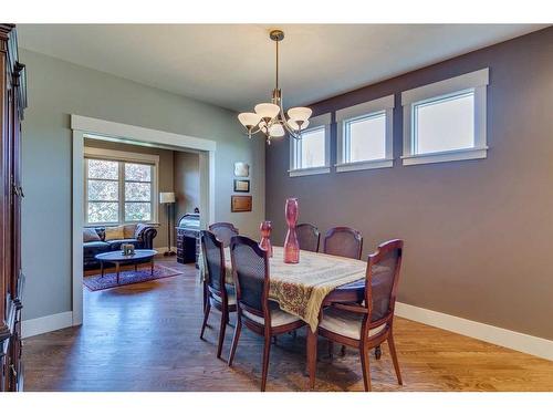 220 18A Street Nw, Calgary, AB - Indoor Photo Showing Dining Room