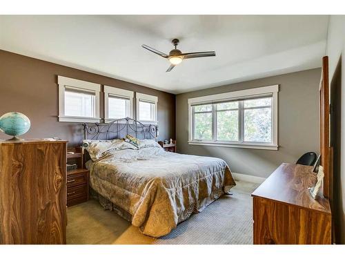 220 18A Street Nw, Calgary, AB - Indoor Photo Showing Bedroom