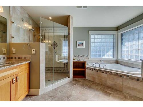 220 18A Street Nw, Calgary, AB - Indoor Photo Showing Bathroom