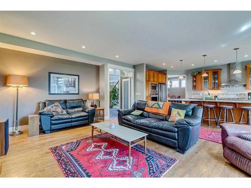 220 18A Street Nw, Calgary, AB - Indoor Photo Showing Living Room