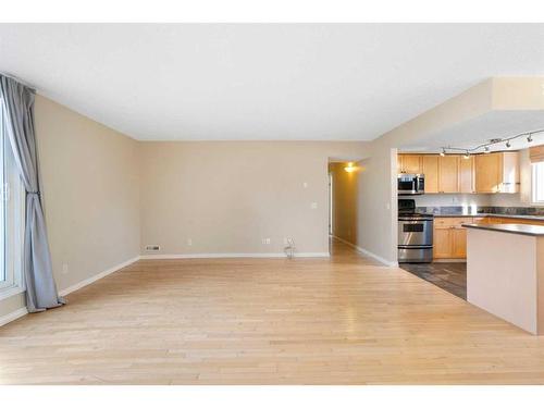 803-1540 29 Street Nw, Calgary, AB - Indoor Photo Showing Kitchen