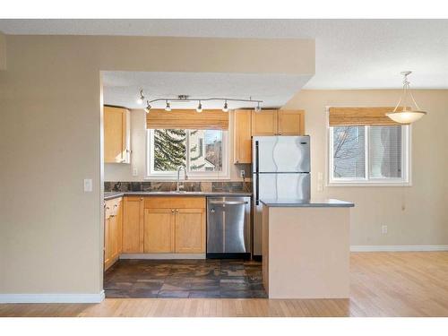 803-1540 29 Street Nw, Calgary, AB - Indoor Photo Showing Kitchen