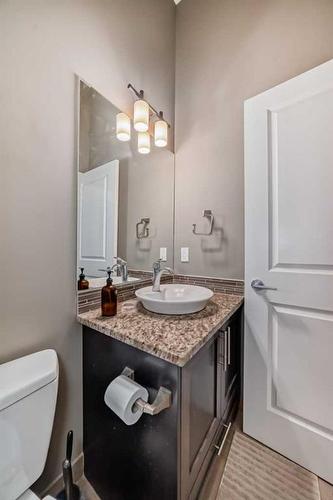 3-311 15 Avenue Ne, Calgary, AB - Indoor Photo Showing Bathroom